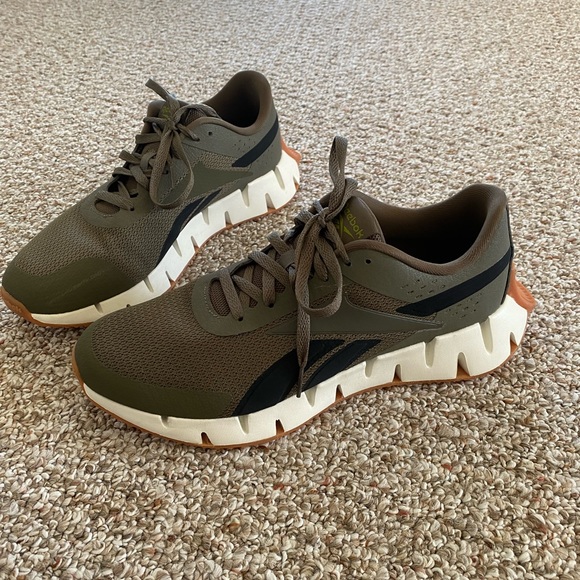 Men’s Reebok Sneakers - Picture 8 of 9